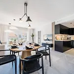 Luxury 4 Bedroom Apartment With Fab Terrace Rdr428